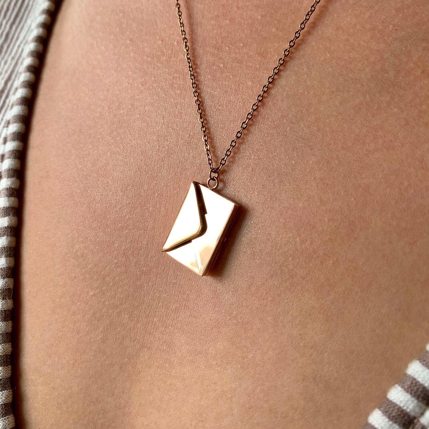 Love Letter Locket - Image 6