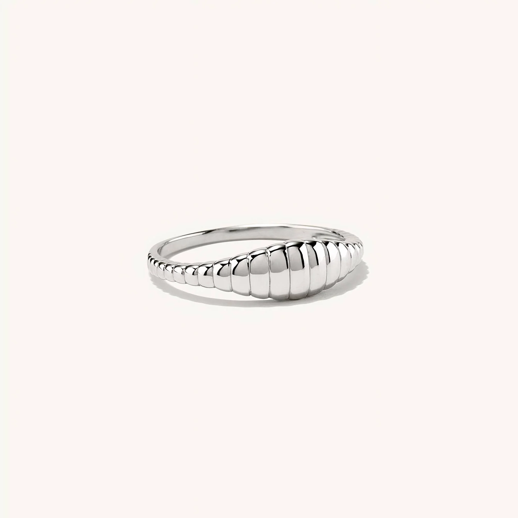 Minimalist Wave Signet Ring - Image 5